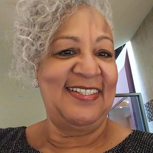 Meet your Posher, Rolyndia